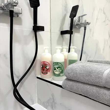 Champs-elysees Apartmán *