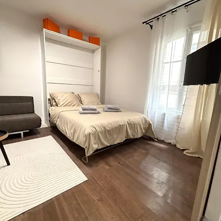 Champs-elysees Paříž