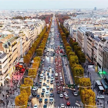 アパート Champs-elysees パリ